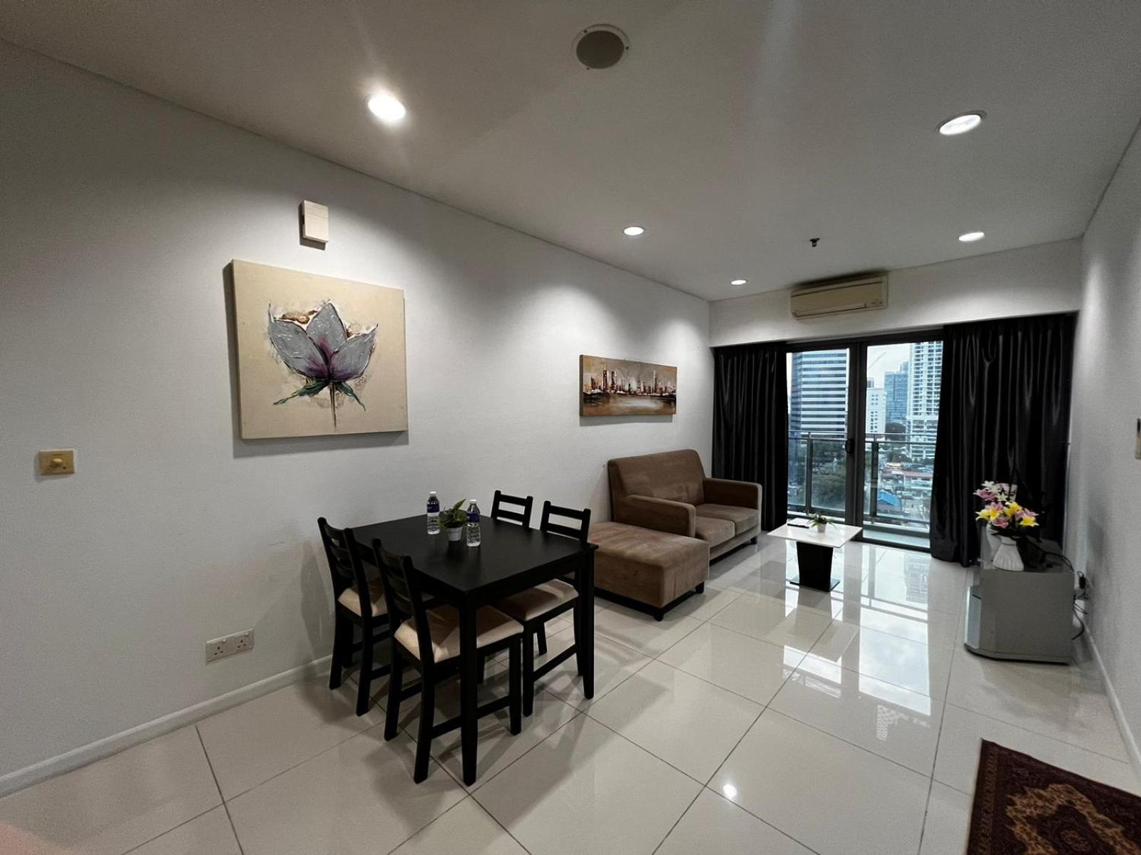 Summer Suites Klcc By Homestay กัวลาลัมเปอร์ ภายนอก รูปภาพ